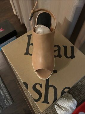 Open-Toe Slingback Mule in Tan
